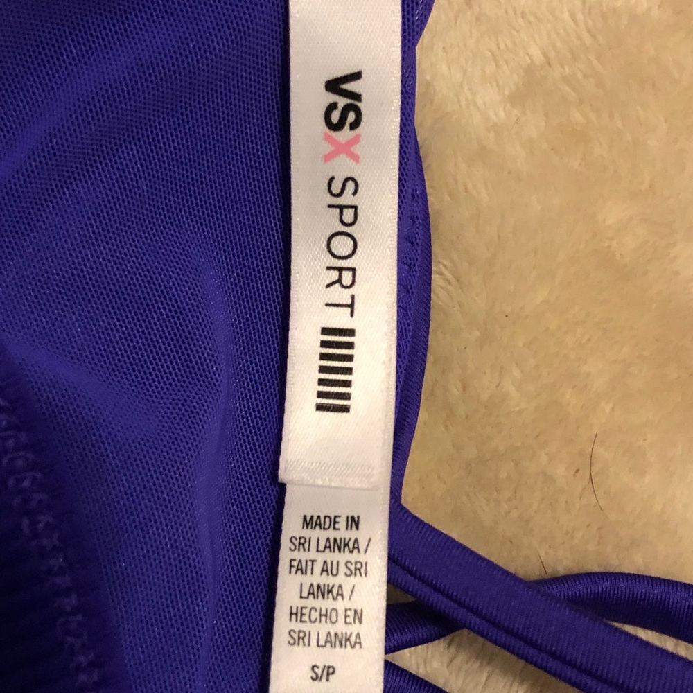 ❌❌SOLD❌❌Victoria Secret sports bra!  Size S - Picture 2 of 3